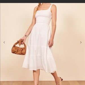 Looking to buy Lora dress Reformation Size small